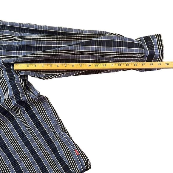 Izod Men's Slim Fit multi Button up Shirt - Picture 6 of 6